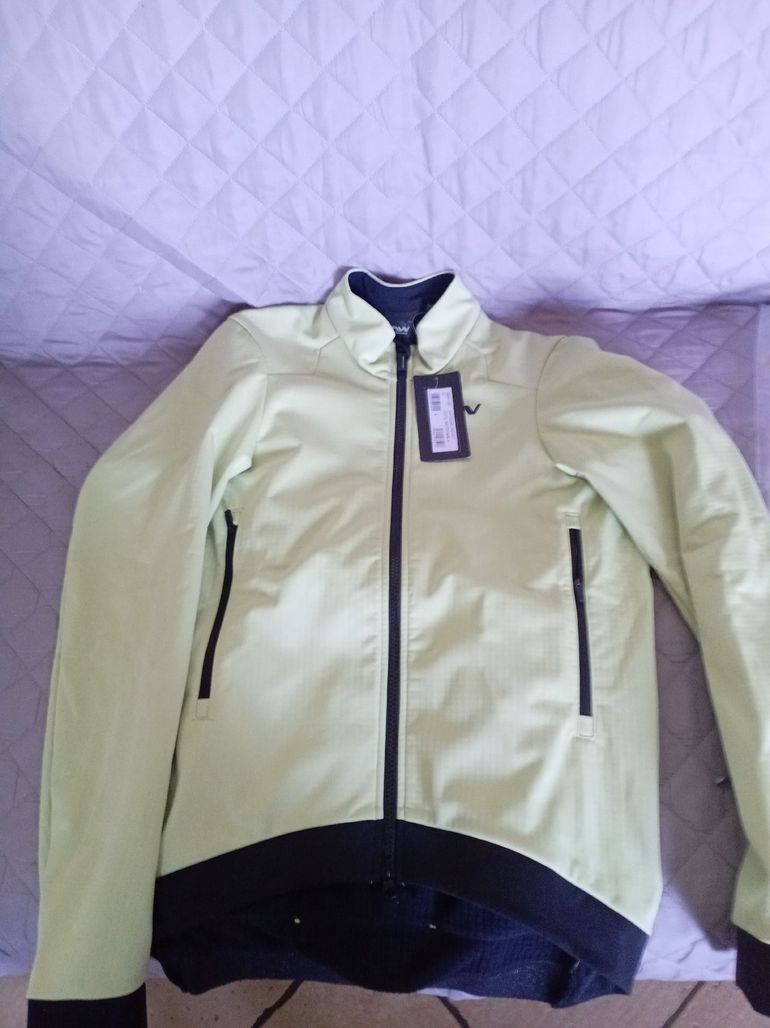Used Northwave extreme jacket 2025 bike — image 1 of 4