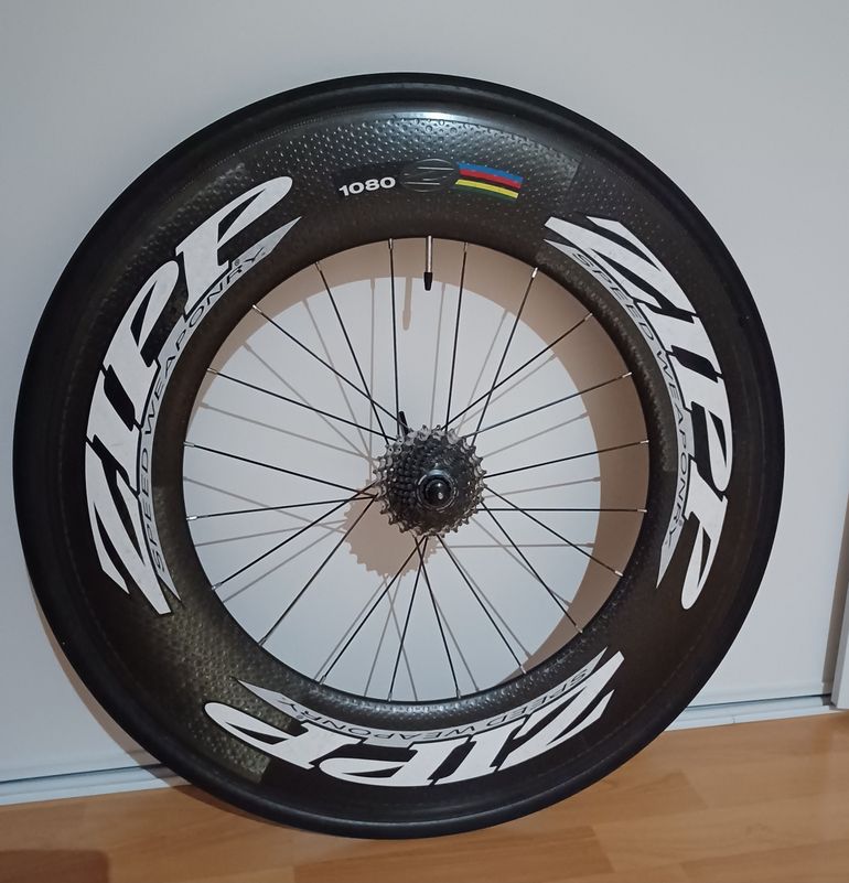 Used Zipp Lot de 2 paires Roue Carbone Boyau à Patin 2018 bike — image 1 of 4
