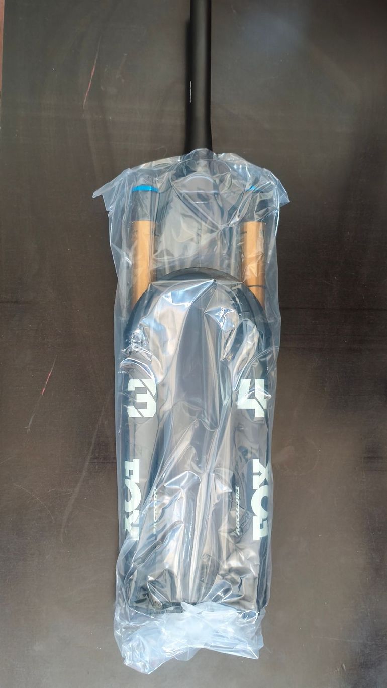 Used Fox 34 Factory 29 130mm GRIP2 2024 bike — image 15 of 17