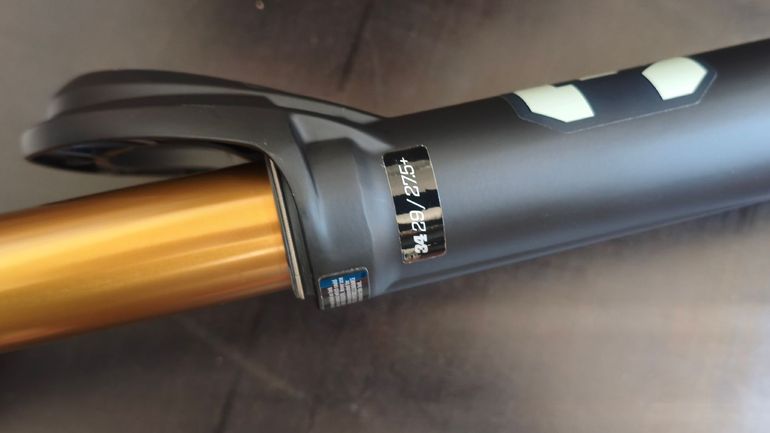 Used Fox 34 Factory 29 130mm GRIP2 2024 bike — image 14 of 17