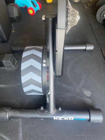 Brugt Wahoo KICKR CORE Smart Trainer bike — billede 2 af 3