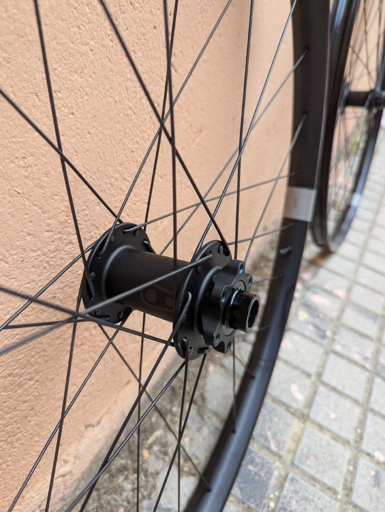 Used Crankbrothers Synthesis Enduro bike — image 5 of 9
