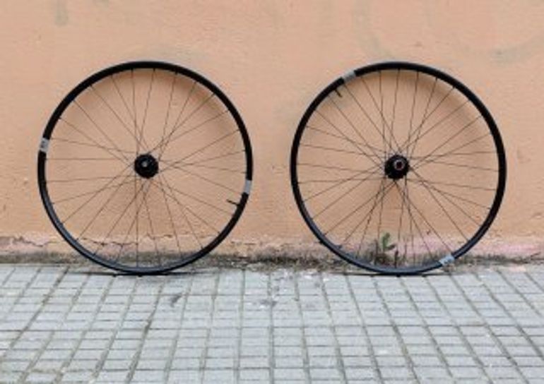 Used Crankbrothers Synthesis Enduro bike — image 1 of 9