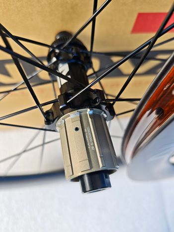 Used Novatec R6 Disc 60mm Carbon HG bike — image 7 of 13