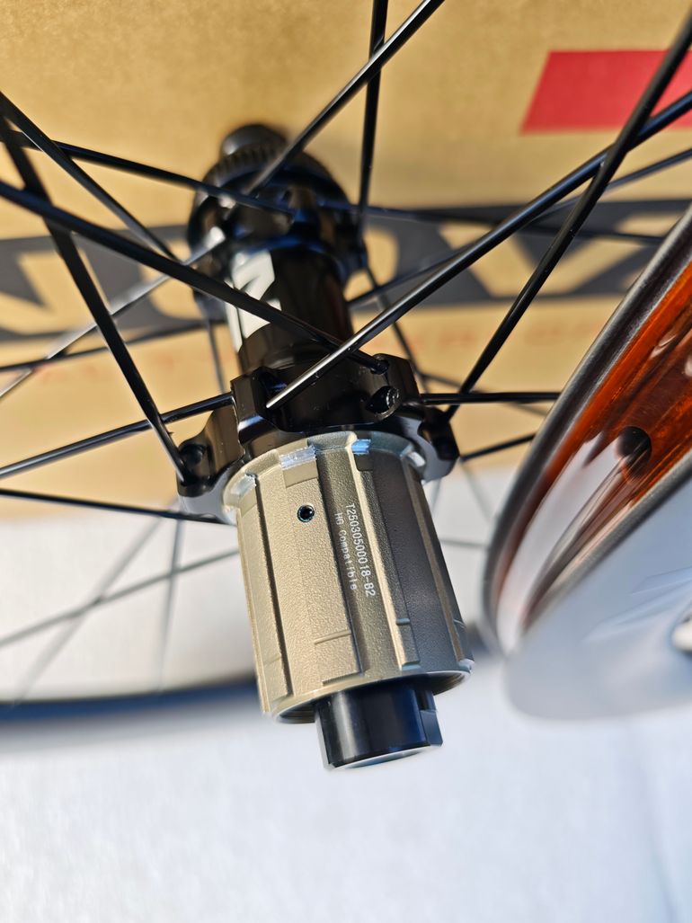 Used Novatec R6 Disc 60mm Carbon HG bike — image 7 of 13
