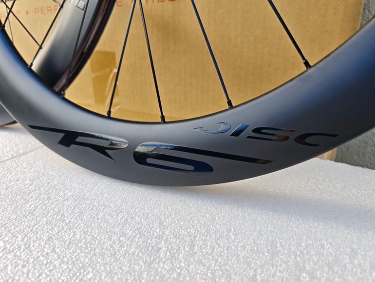 Used Novatec R6 Disc 60mm Carbon HG bike — image 3 of 13