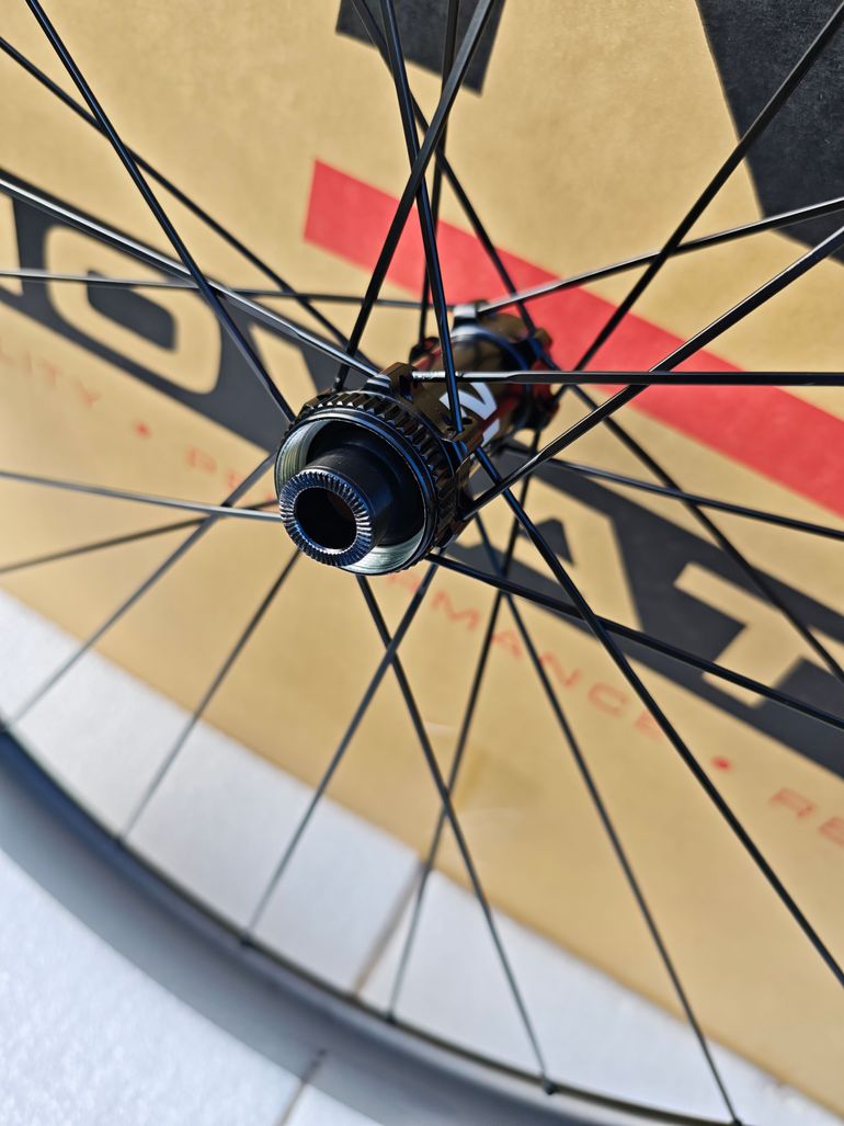 Used Novatec R6 Disc 60mm Carbon HG bike — image 9 of 13