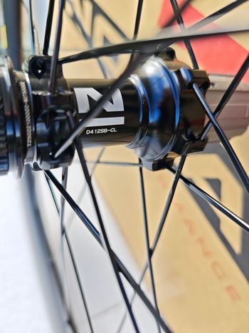 Used Novatec R6 Disc 60mm Carbon HG bike — image 6 of 13