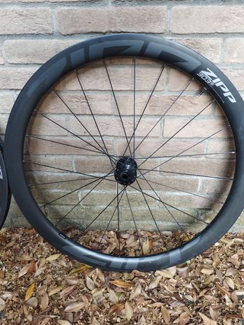 Brugt Zipp 303 S Disc Centerlock Tubeless Wheelset bike — billede 3 af 4