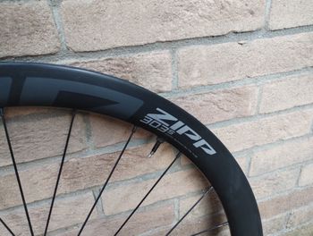 Brugt Zipp 303 S Disc Centerlock Tubeless Wheelset bike — billede 2 af 4