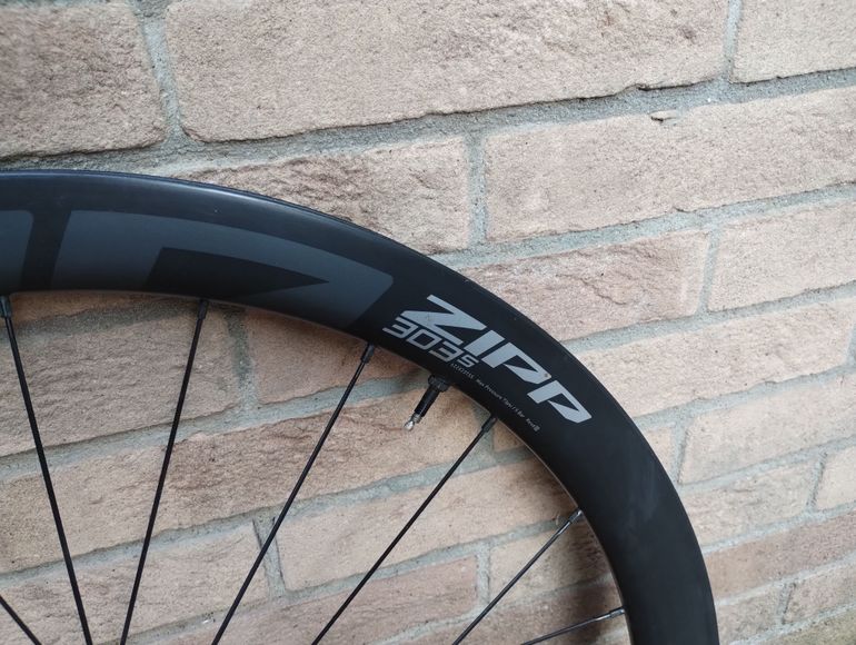 Brugt Zipp 303 S Disc Centerlock Tubeless Wheelset bike — billede 2 af 4