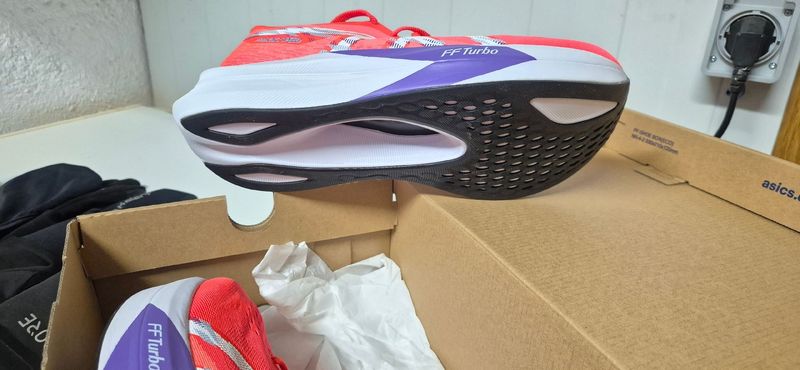 Asics Magic Speed 4 2025 bike usato — immagine 3 di 4