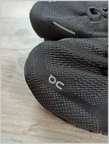 Used Lightweight On Running bike — image 4 of 9