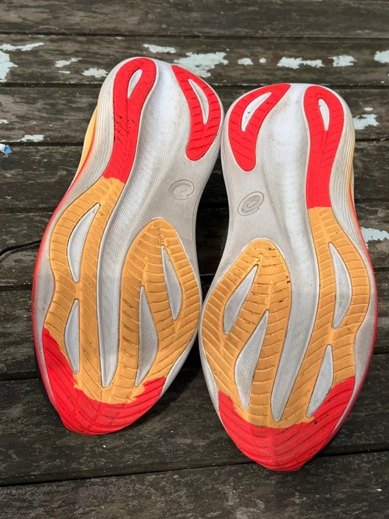 Used Asics Gel-Nimbus 27 bike — image 2 of 3