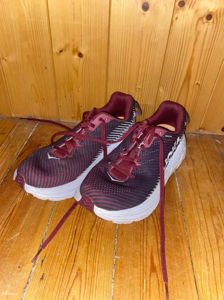 Used Hoka Running Shoes bordeaux size 41 bike — image 1 of 5
