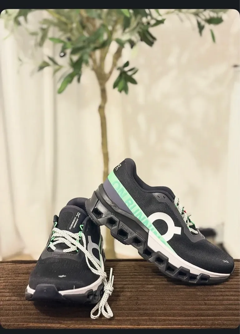 Käytetty 100% On Running shoes bike — kuva 1 / 5