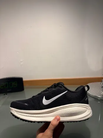 Used Nike Vomero 18 bike — image 5 of 10