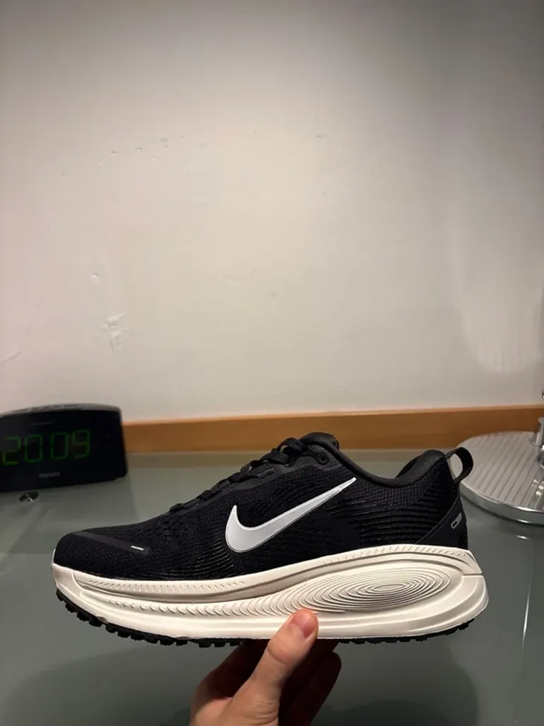 Used Nike Vomero 18 bike — image 5 of 10