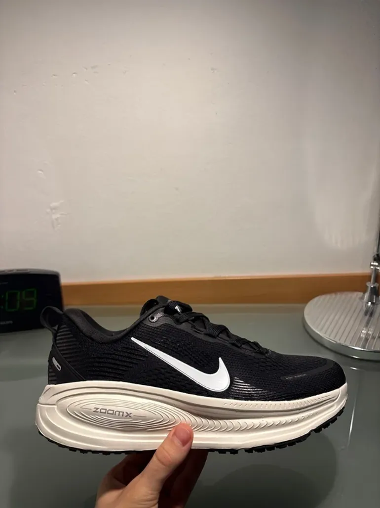 Used Nike Vomero 18 bike — image 4 of 10