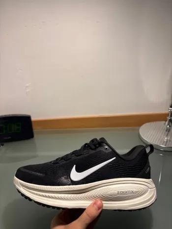 Used Nike Vomero 18 bike — image 2 of 10