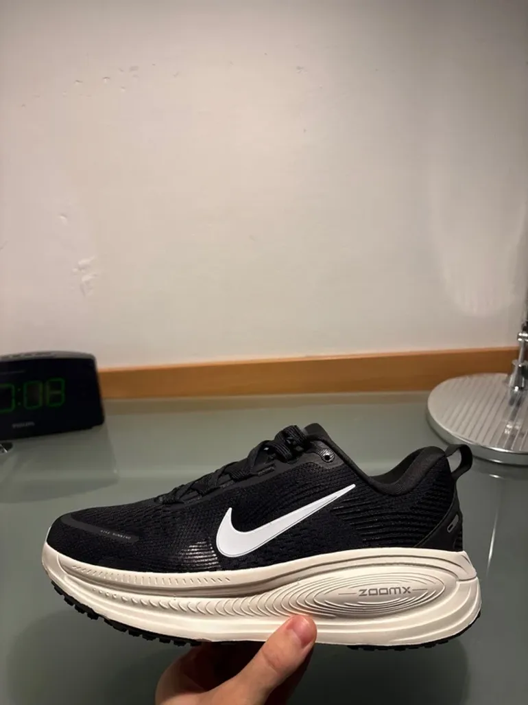 Used Nike Vomero 18 bike — image 2 of 10