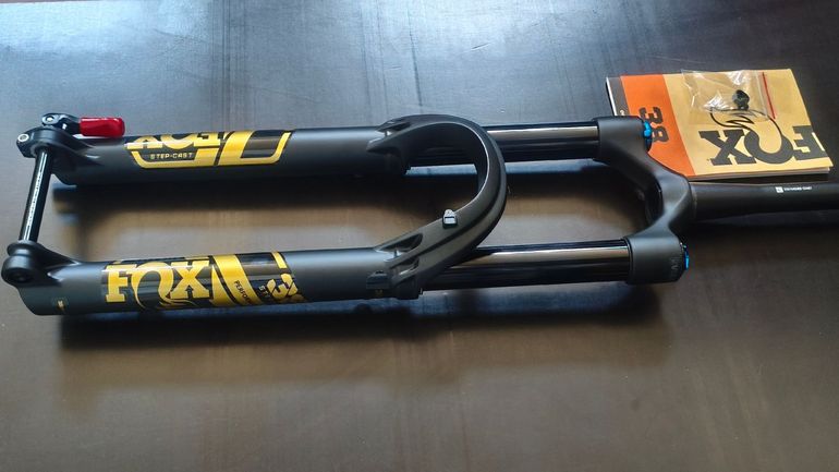 Brugt Fox 38 FLOAT 29" 180mm GRIP 3 POS. Fork 2026 bike — billede 9 af 9