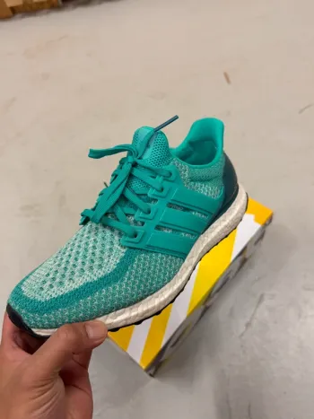 Used Adidas Ultra Boost 2.0 Mint bike — image 3 of 5