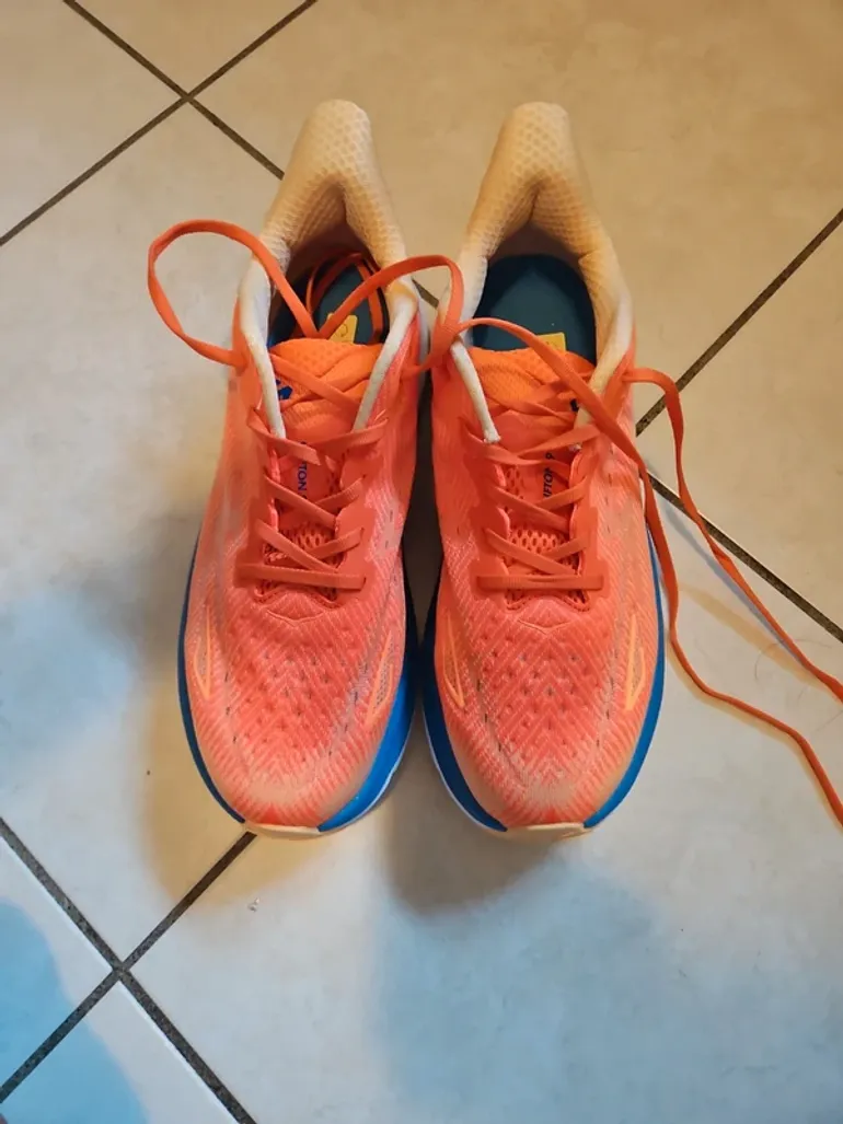 Used Hoka Shoes bike — image 3 of 6