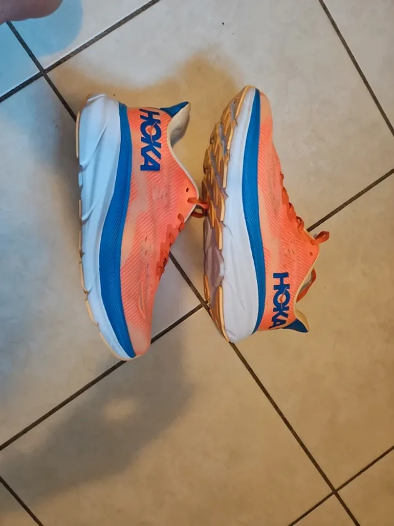 Used Hoka Shoes bike — image 1 of 6