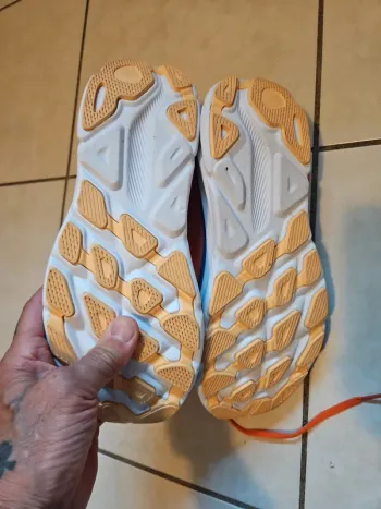 Used Hoka Shoes bike — image 4 of 6