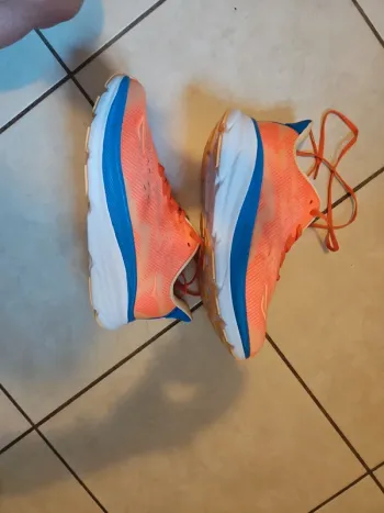 Used Hoka Shoes bike — image 2 of 6