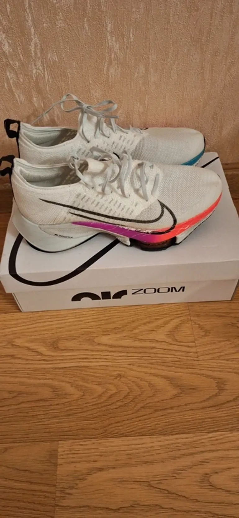 Käytetty Nike Air Zoom Tempo Next bike — kuva 1 / 4
