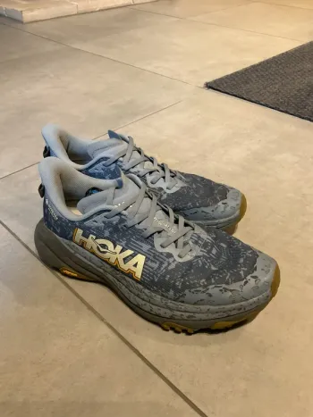 Used Hoka Speedgoat 6 GTX bike — image 3 of 9