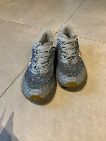 Used Hoka Speedgoat 6 GTX bike — image 2 of 9