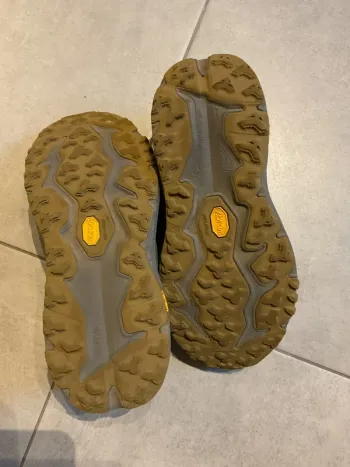 Used Hoka Speedgoat 6 GTX bike — image 6 of 9