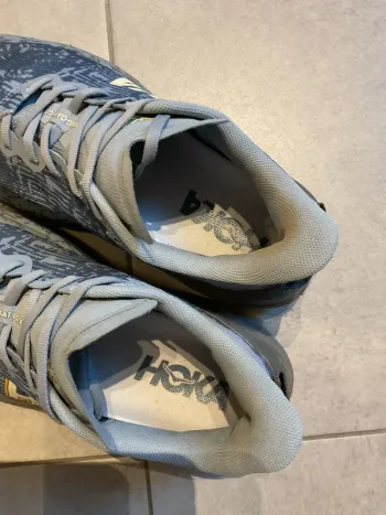 Used Hoka Speedgoat 6 GTX bike — image 5 of 9