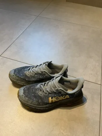 Used Hoka Speedgoat 6 GTX bike