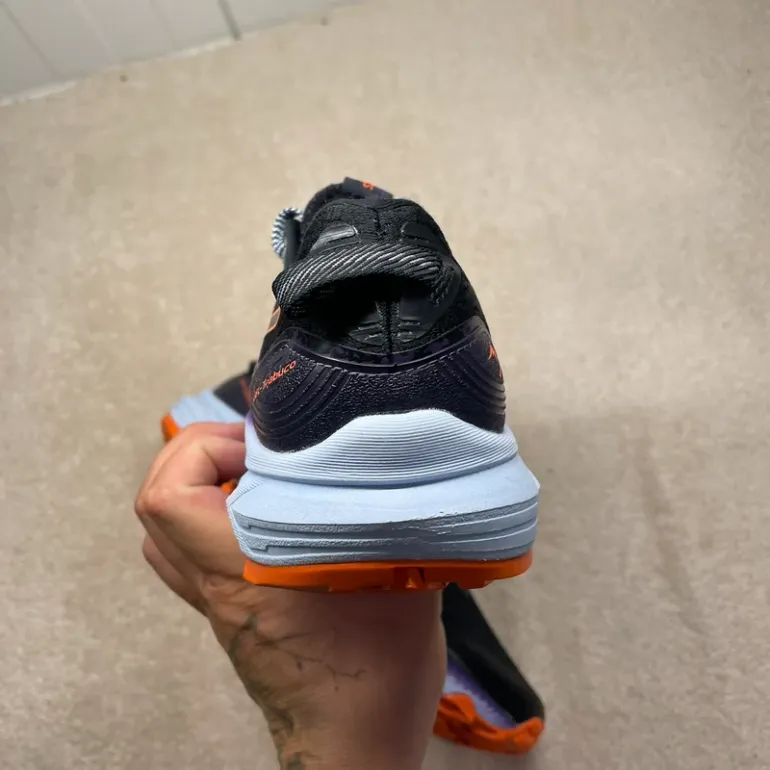 Used Asics Gel Trabuco 10 bike — image 13 of 15