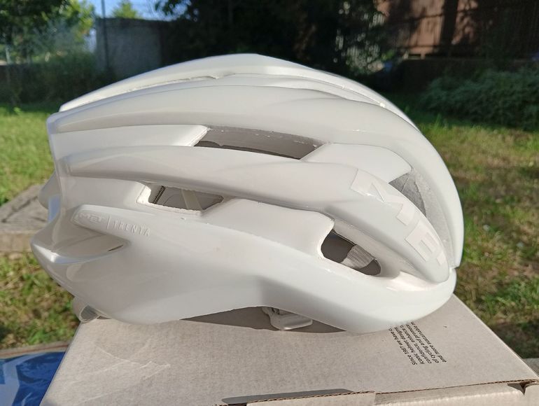 Used MET Trenta MIPS Helmet 2026 bike — image 2 of 7