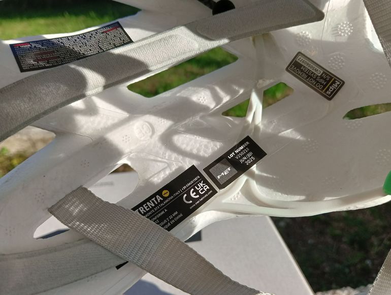 Used MET Trenta MIPS Helmet 2026 bike — image 5 of 7