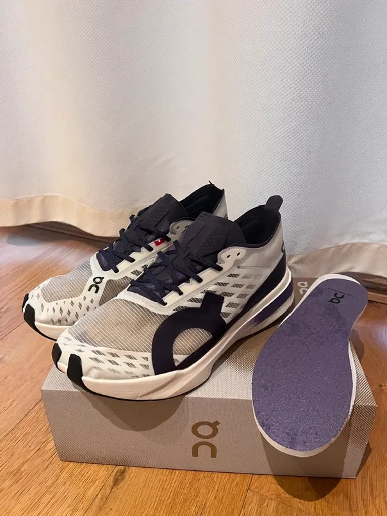 Used Lightweight Performance Trainers bike — image 1 of 6