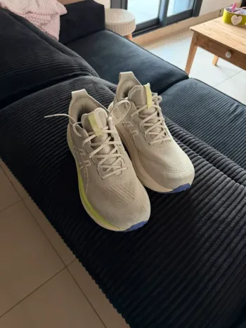 Used Asics Gel Nimbus 28 TR bike