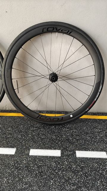 Used Specialized Roval C38 2025 bike — image 3 of 10