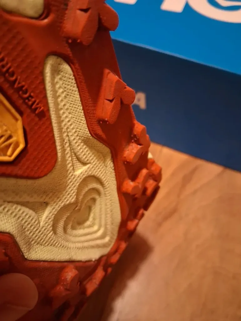 Used Hoka Speedgoat 7 bike — image 7 of 9
