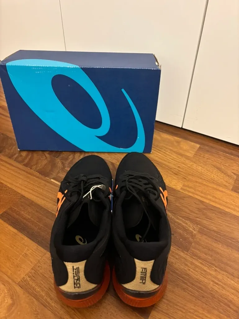 Used Asics Gel Quantum Infinity bike — image 2 of 7