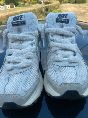 Used Nike Zoom Vomero 5 bike — image 2 of 8