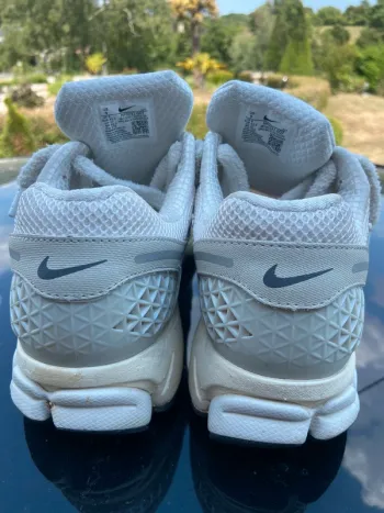 Used Nike Zoom Vomero 5 bike — image 5 of 8