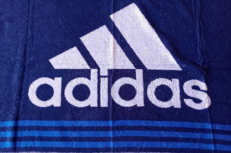 Použité Adidas Asciugamano bike — obrázek 1 z 4