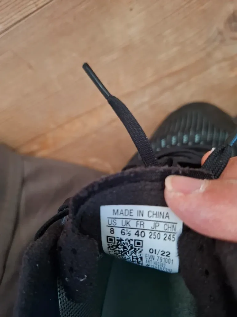 Used Adidas Terrex Agravic Flow Gore-Tex bike — image 3 of 4