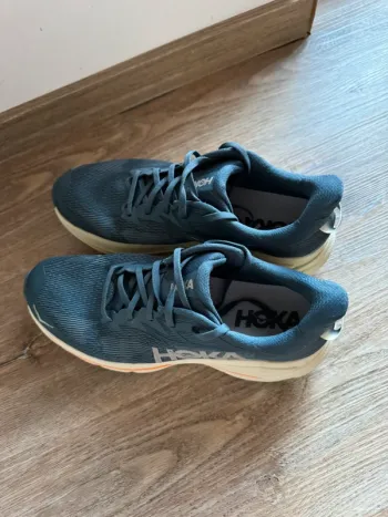 Used Hoka Challenger 8 bike — image 3 of 5